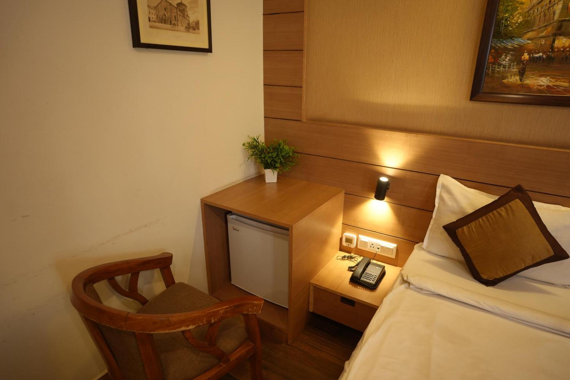 Hotel Silkhouse Premier Danapur Exterior foto